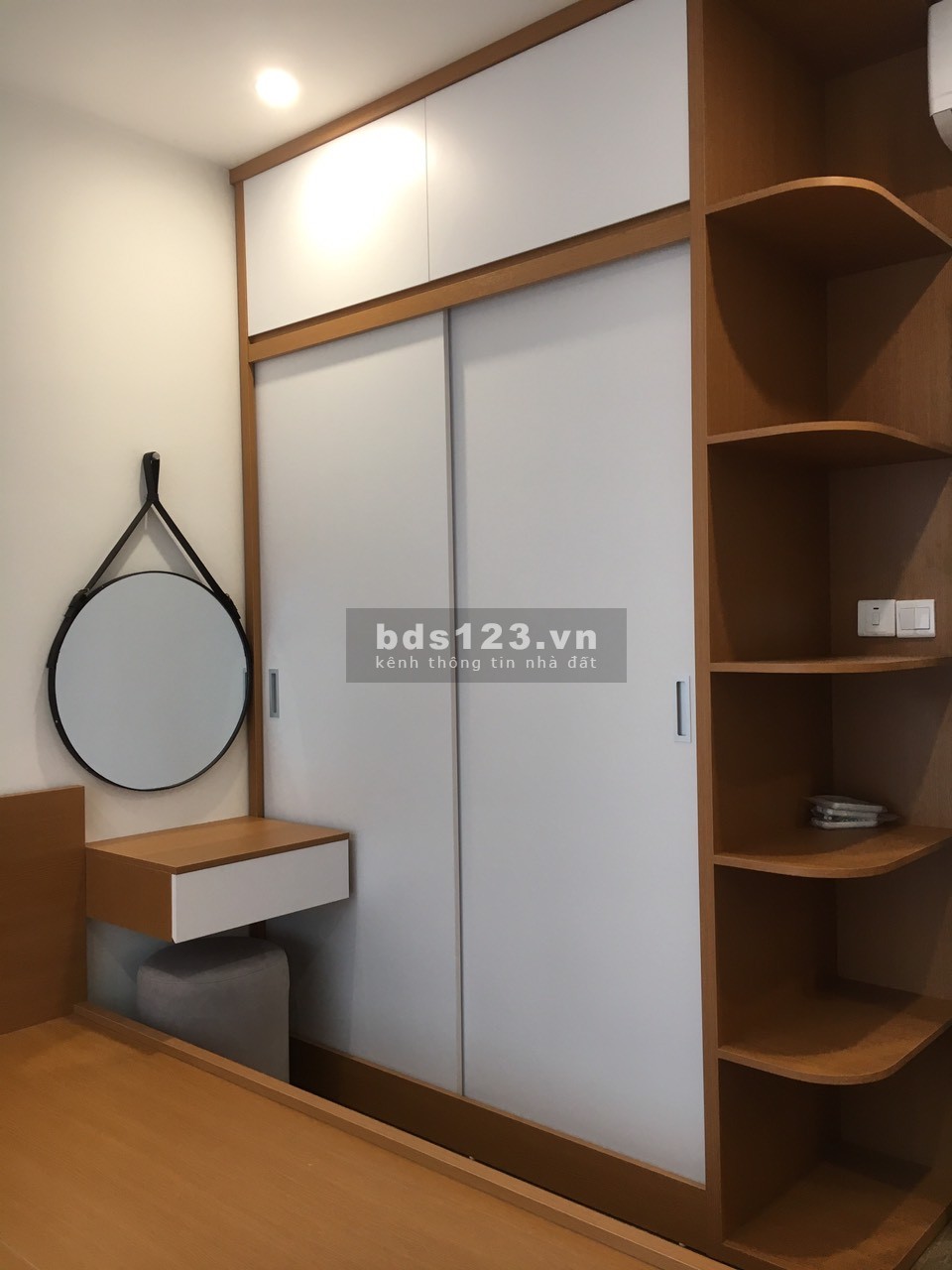 Bán gấp căn hộ full nội thất 2N2WC + 1 71m2 giá 2,2 tỷ, tại Vinhomes Ocean Park LH: 0985 507 619