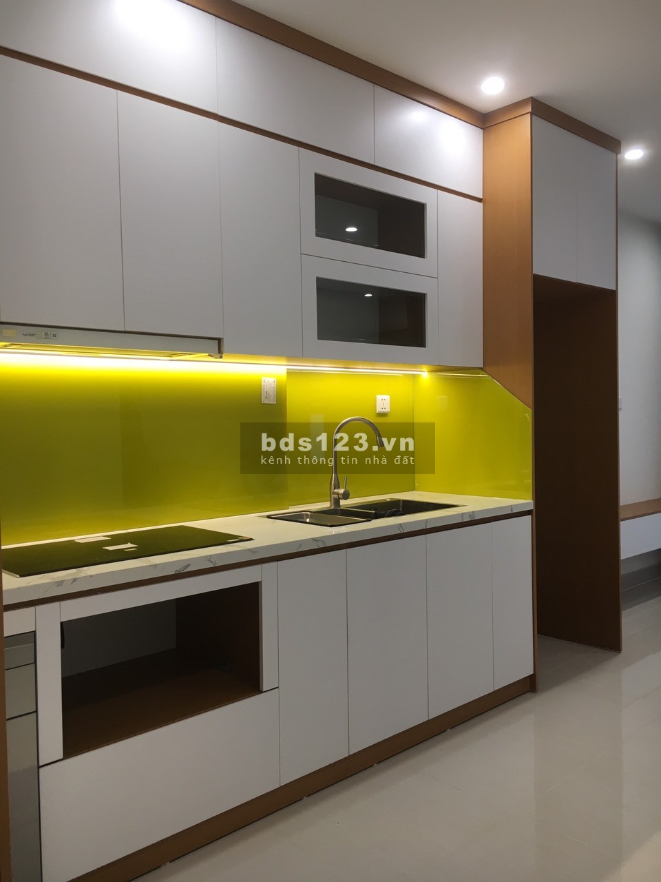 Bán gấp căn hộ full nội thất 2N2WC + 1 71m2 giá 2,2 tỷ, tại Vinhomes Ocean Park LH: 0985 507 619