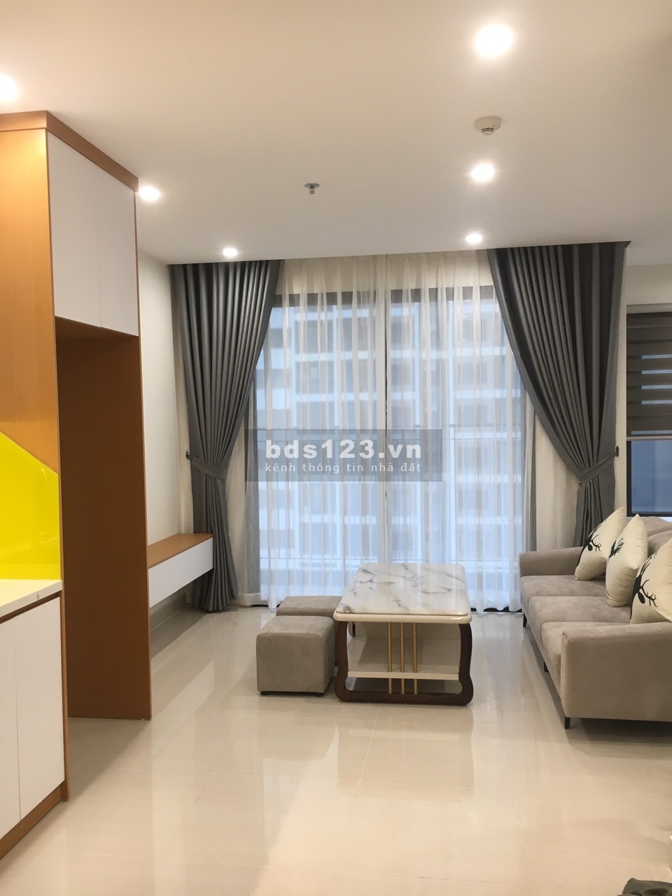 Bán gấp căn hộ full nội thất 2N2WC + 1 71m2 giá 2,2 tỷ, tại Vinhomes Ocean Park LH: 0985 507 619