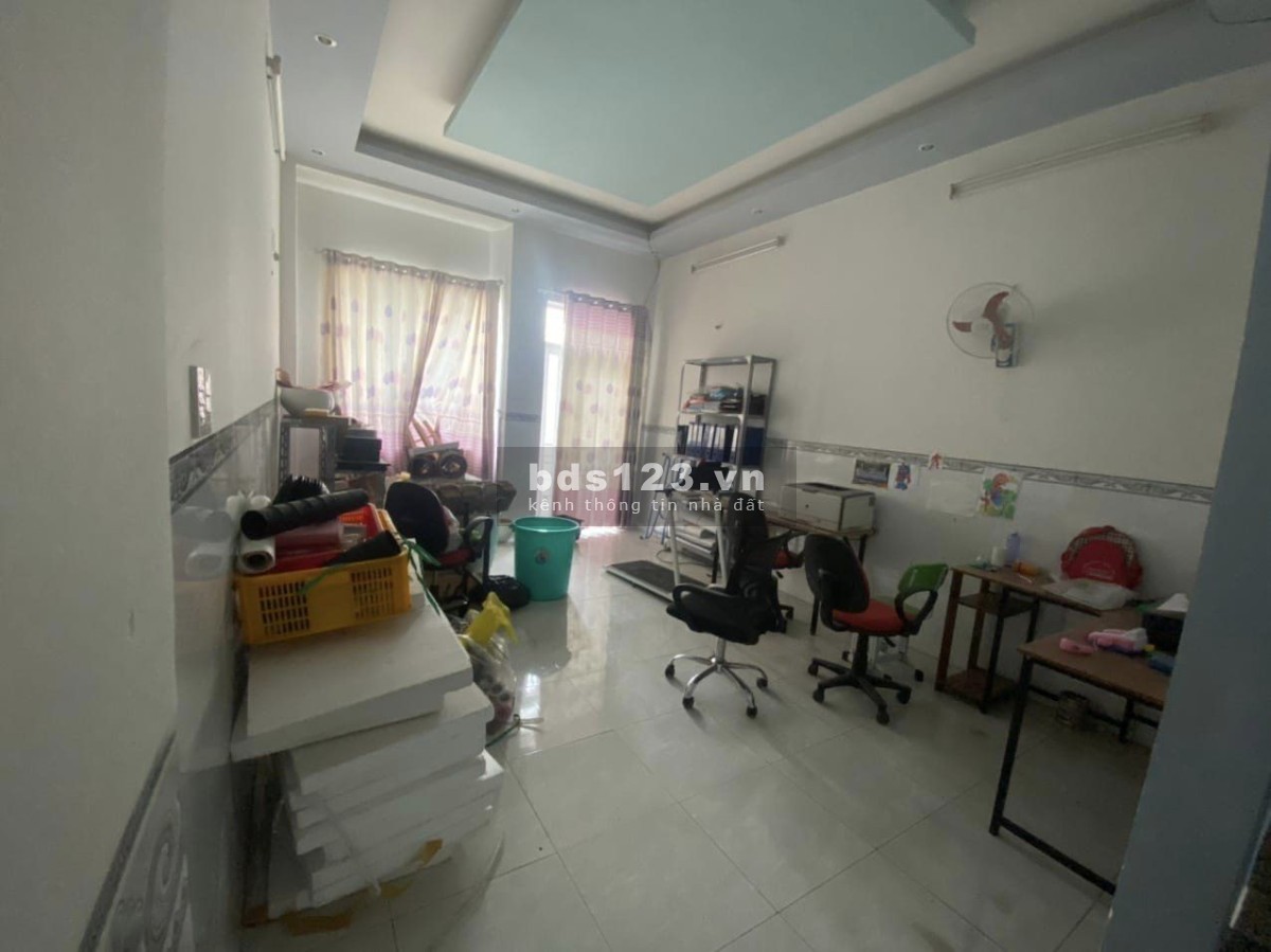 Bán nhà gần bệnh viện Bình Tân, DT 60m², 4 PN, đang cho thuê, giá 3,5 tỷ đồng