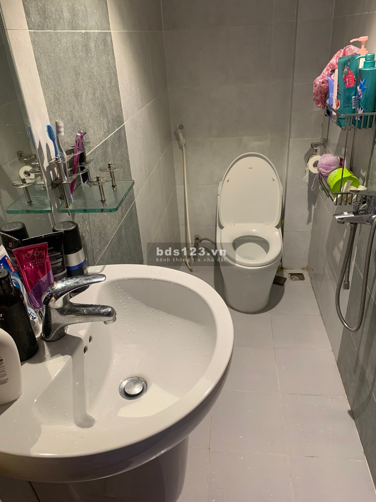 Lô Góc Nguyễn Văn Đậu Xe hơi đỗ Cổng thông - Ngang lớn 6.4 nở hậu 7m - Nhà mới vào ở ngay