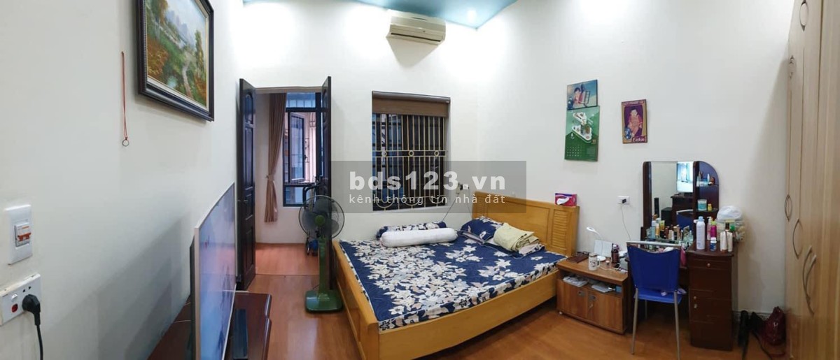 Cần bán nhà phố Chùa Láng lô góc, diện tích 42m², giá nhỉnh 6 tỷ đồng