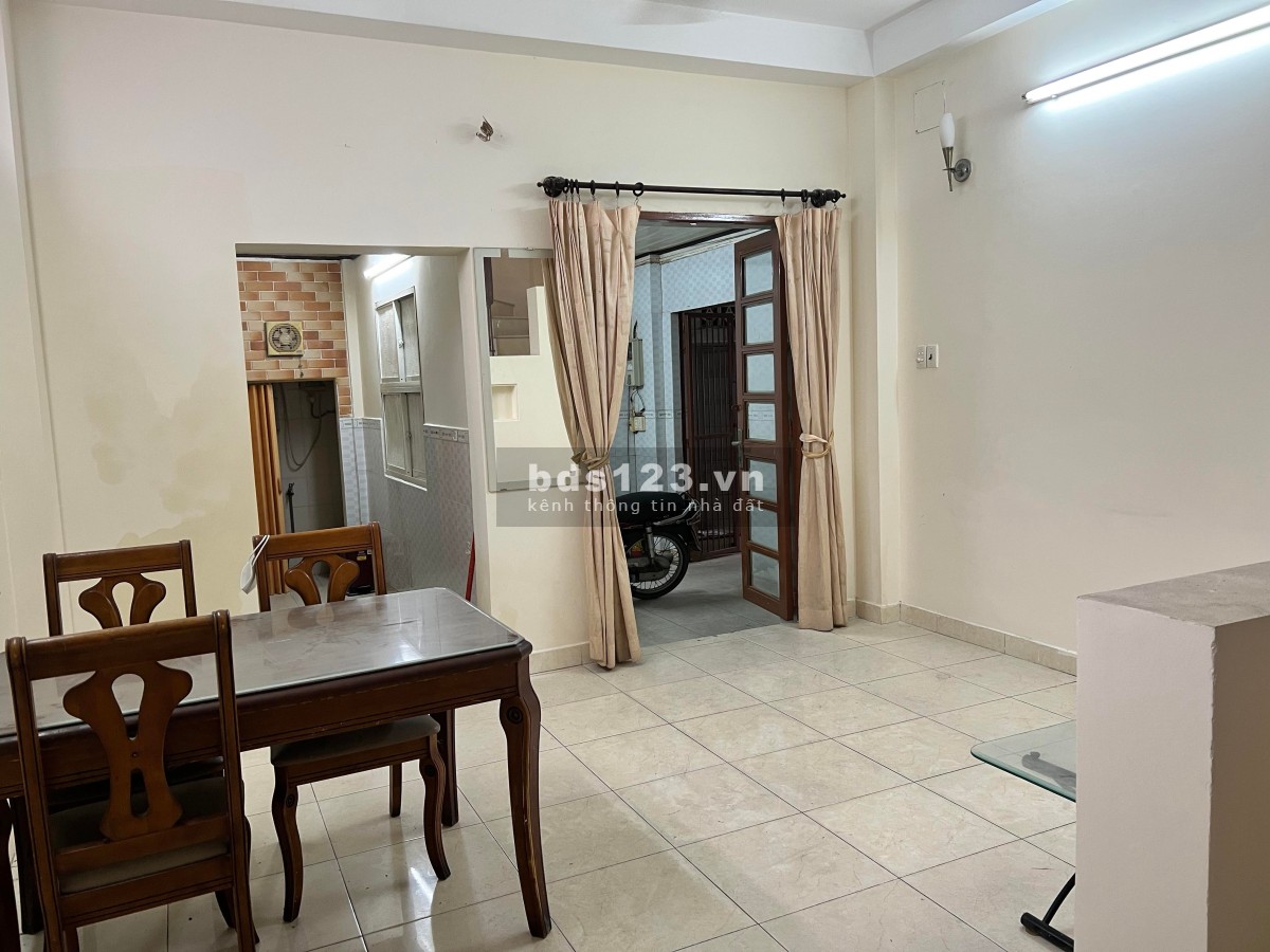 Bán nhà nhỏ hẻm Pasteur phường 6 quận 3, 2 PN đúc kiên cố, có sân thượng