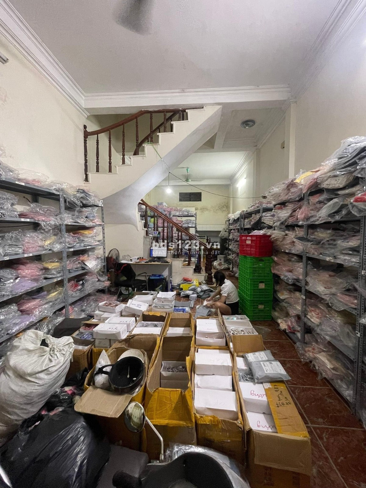 Cần bán nhà phố Chùa Láng lô góc, diện tích 42m², giá nhỉnh 6 tỷ đồng