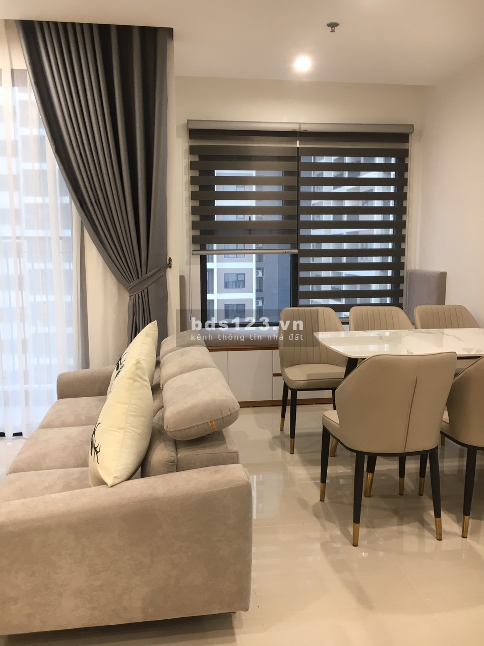 Bán gấp căn hộ full nội thất 2N2WC + 1 71m2 giá 2,2 tỷ, tại Vinhomes Ocean Park LH: 0985 507 619