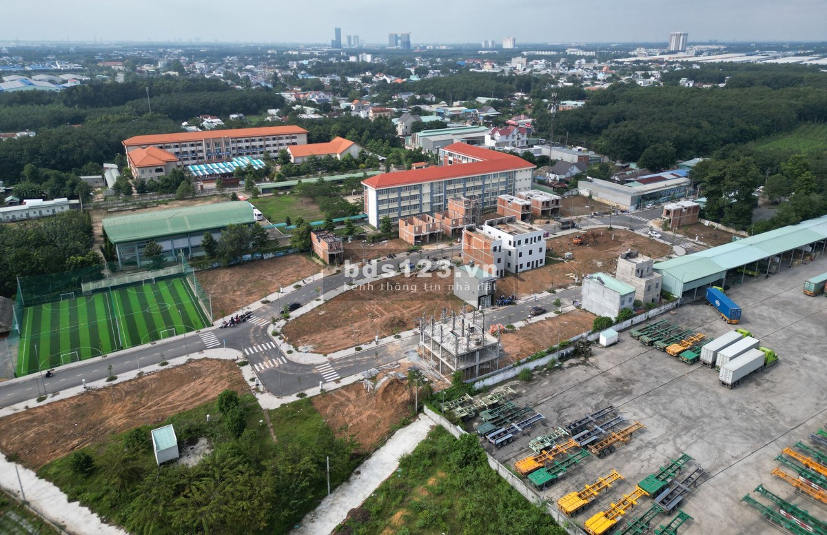 Bán nhà phố thương mại Hoàng Lộc giá 1,5 tỷ đồng