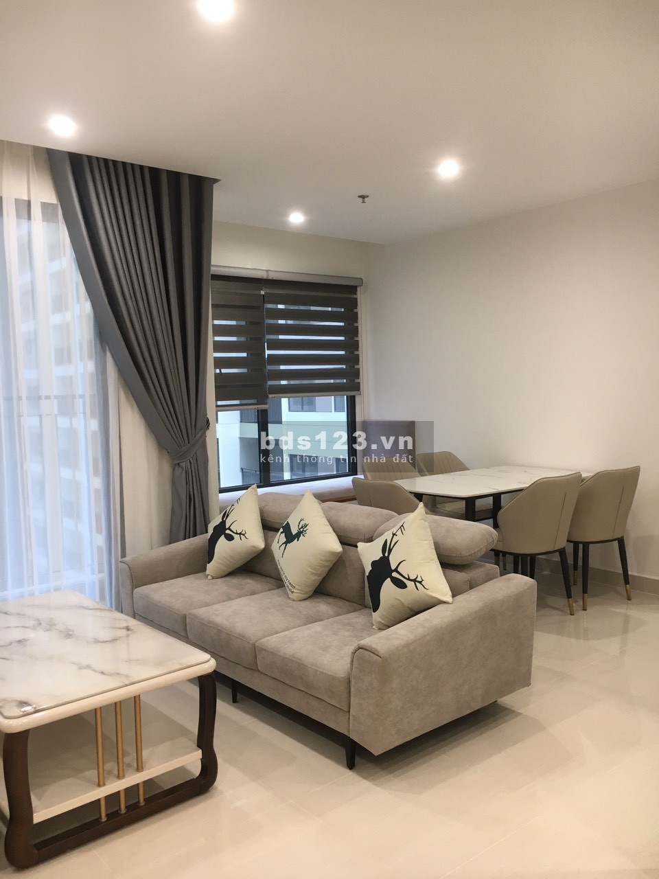 Bán gấp căn hộ full nội thất 2N2WC + 1 71m2 giá 2,2 tỷ, tại Vinhomes Ocean Park LH: 0985 507 619