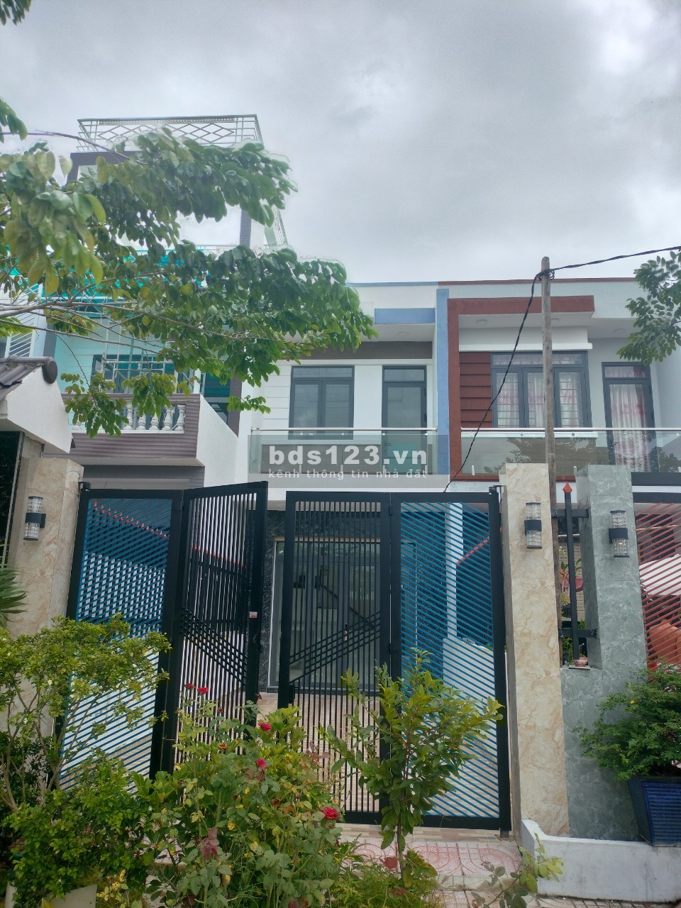 Cần bán nhà 1 trệt 1 lầu LH 0328735327 a.Phú
