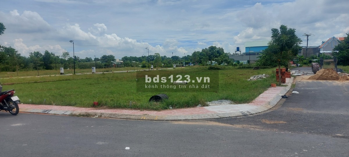 Bán đất nền sổ hồng riêng huyện Bình Chánh giá 3.3 tỷ đầu tư sinh lời