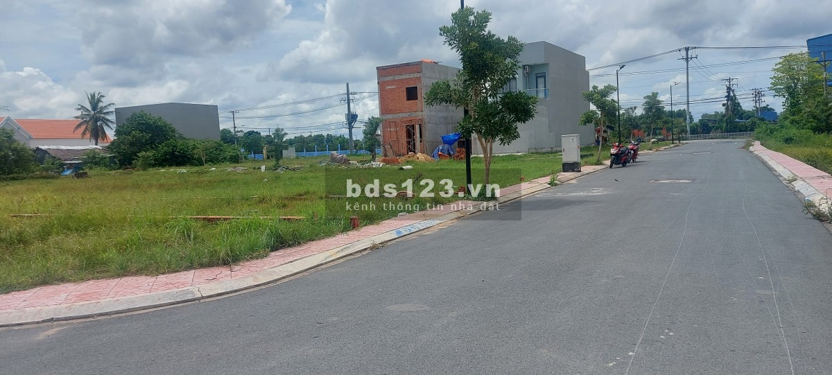 Bán đất nền sổ hồng riêng huyện Bình Chánh giá 3.3 tỷ đầu tư sinh lời