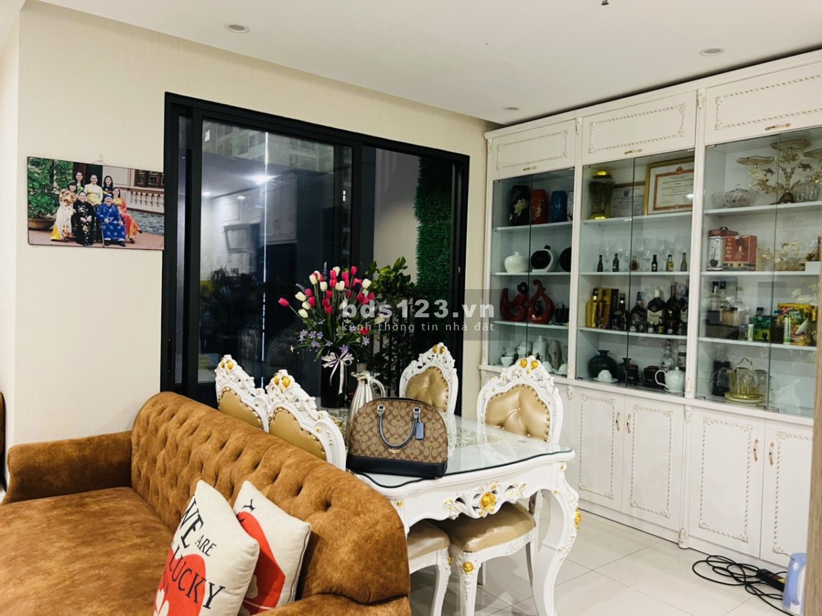 Chính chủ bán cắt lỗ căn hộ góc 2pn, 2w nội thất cao cấp Vinhomes Ocean Park