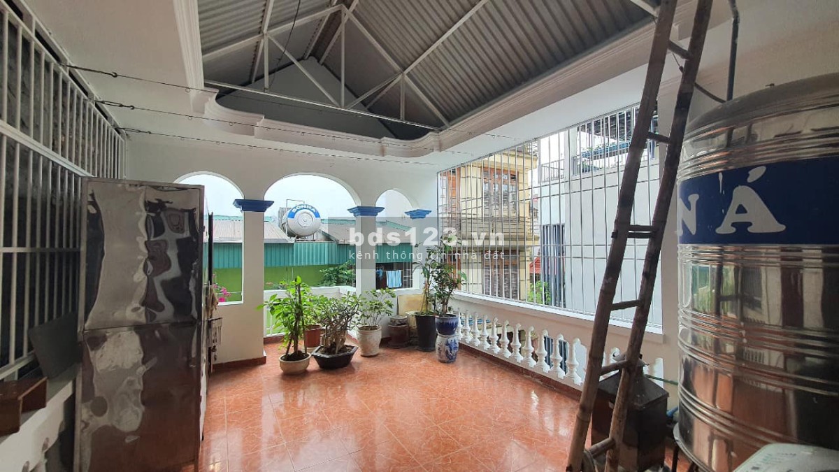 Bán nhà mặt ngõ 110 Hoàng Tôn, Tây Hồ DT 57m² x 4 tầng MT 4,5 ô tô đỗ cổng, KD đỉnh giá 9,8 tỷ đồng