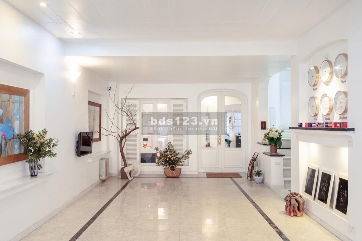 Bán 450m2 nhà mặt phố Võ Chí Công Tây Hồ tầng hầm kinh doanh 100 tỷ