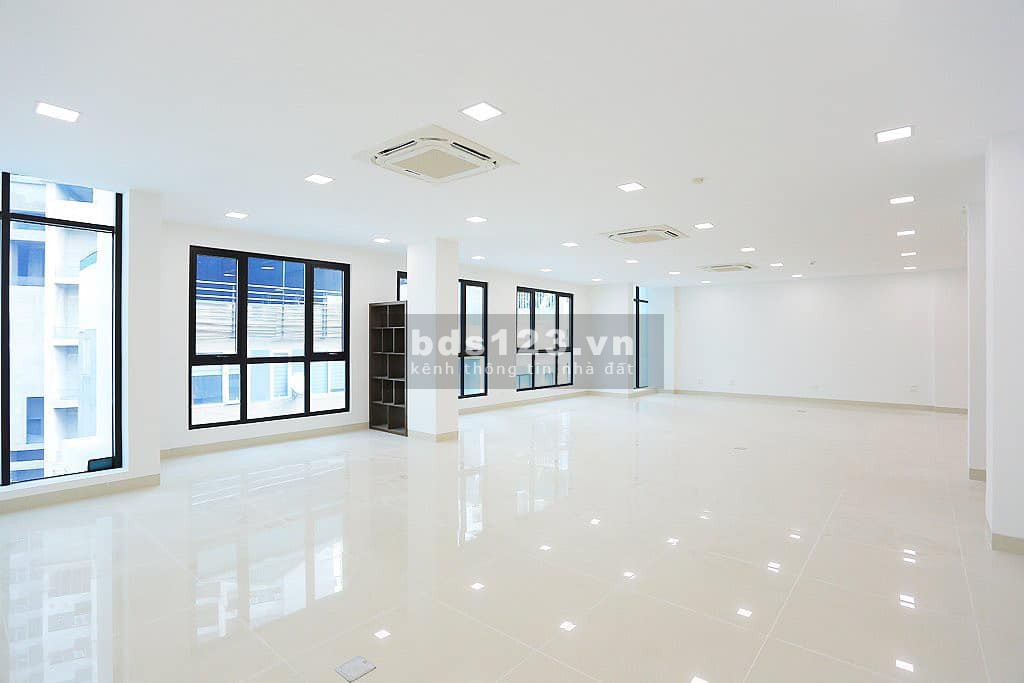 Bán 450m2 nhà mặt phố Võ Chí Công Tây Hồ tầng hầm kinh doanh 100 tỷ