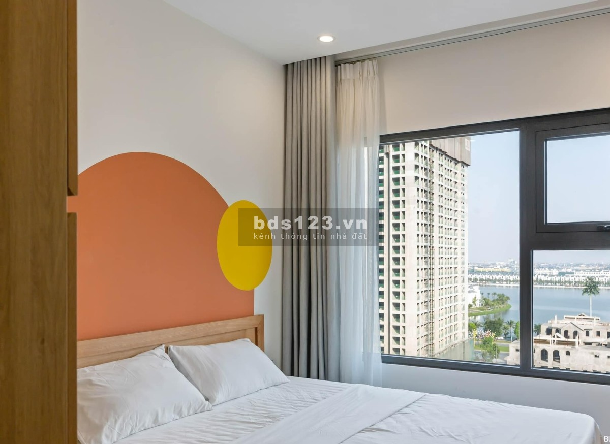 Bán gấp 2PN 2VS ,68m2 tầng trung giá 1.8 tỷ đã có nội thất tại Vinhomes Ocean Park.