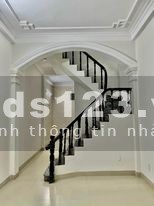 Duy Nhất 1 căn, HOÀNG QUỐC VIỆT, ngõ thông ô tô, 38m² x 4,5 tầng, giá 4,8 tỷ - LH 03 6969 8383
