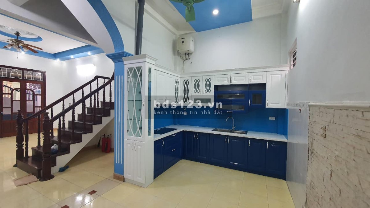 Bán nhà mặt ngõ 110 Hoàng Tôn, Tây Hồ DT 57m² x 4 tầng MT 4,5 ô tô đỗ cổng, KD đỉnh giá 9,8 tỷ đồng