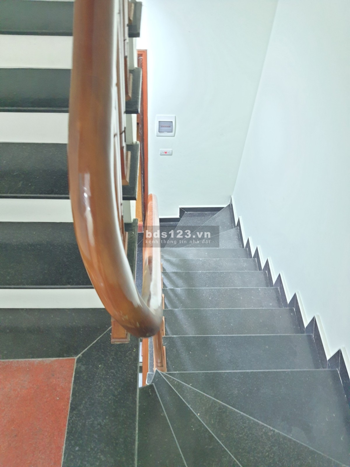 Nhà đẹp ở luôn 6 phòng ngủ Đăng Công Năng, mặt phố Nguyễn Hoàng 20m