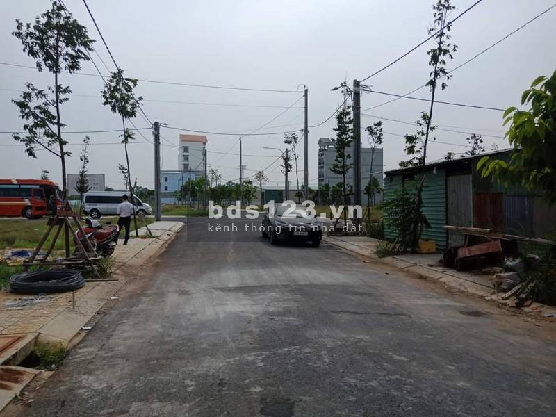 Mở bán 4 lô đất vàng thương mại mặt tiền đối diện UBND xã Long Cang