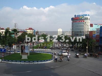 Bán nhà mặt phố Hoàng Quốc Việt, thông số vàng vị trí kim cương dt 199m2, chỉ 79 TỶ