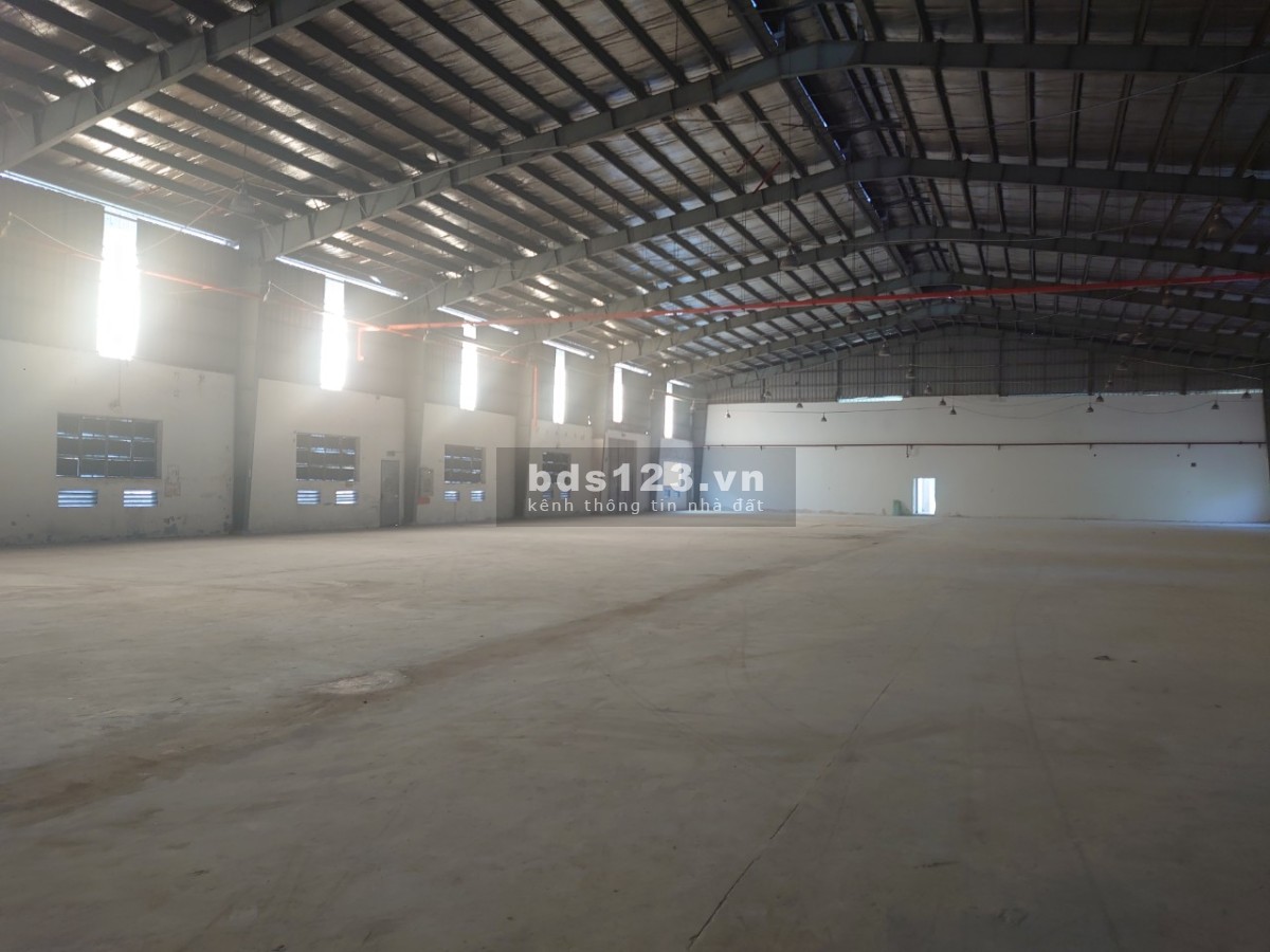 Cho thuê kho dtsd 5.058m2 khu công nghiệp Tân Đức, Đức Hoà, Long An