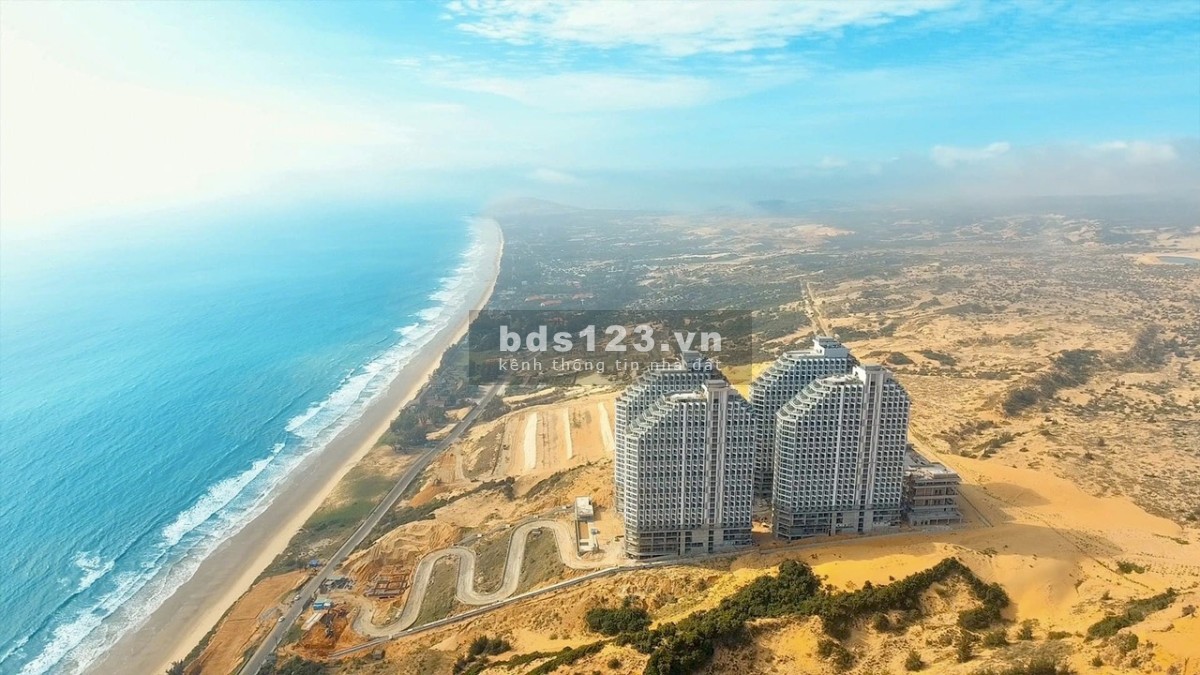 Bán lại giá rẻ căn ộ 2 phòng ngủ dt 54m2, ở oà Ruby tầng cao trực diện biển