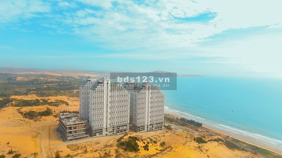Bán lại giá rẻ căn ộ 2 phòng ngủ dt 54m2, ở oà Ruby tầng cao trực diện biển
