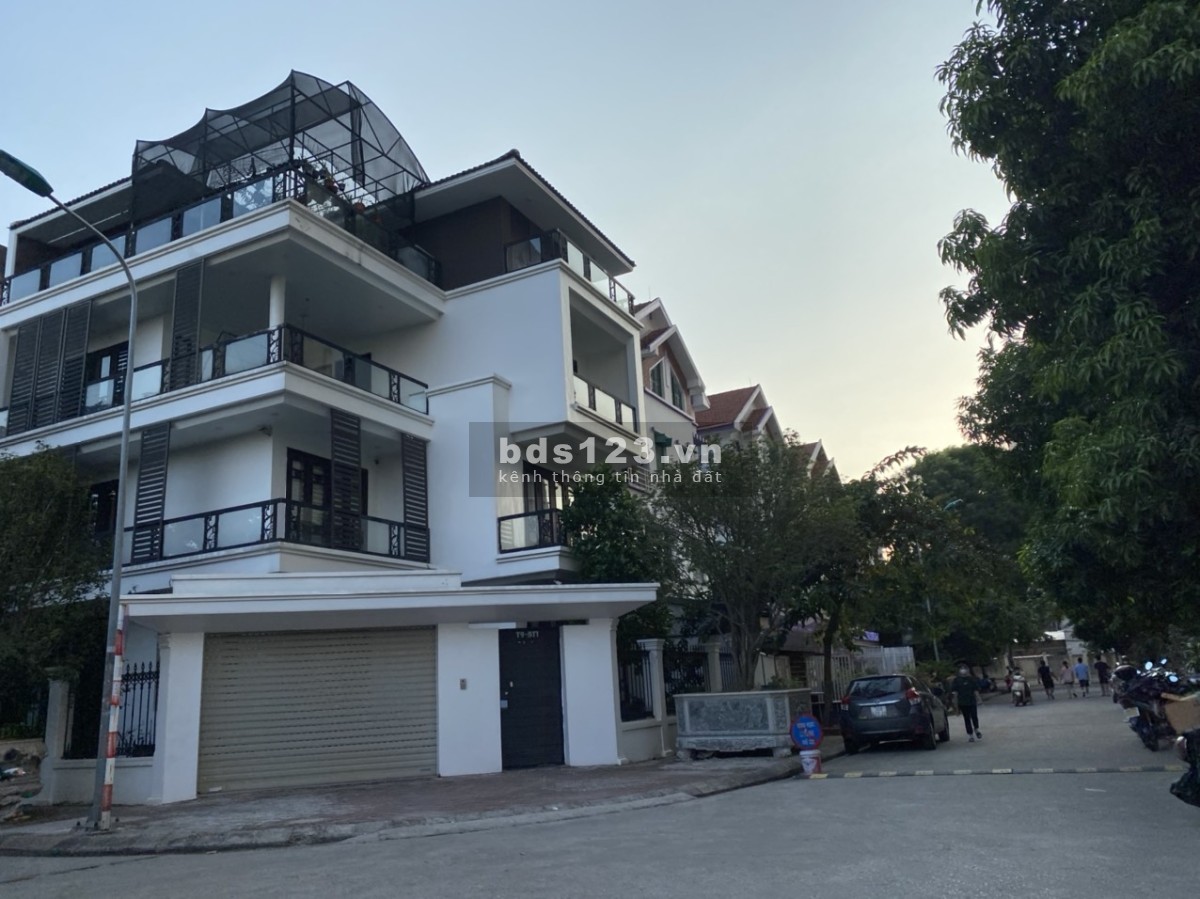 Biệt thự nội thành nhận nhận nhà ngay, sổ đỏ trao tay, giá tốt 22 tỷ đồng
