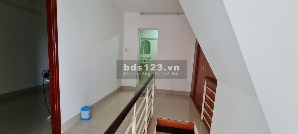 Bán nhà nguyên căn 1 trệt 2 lầu FULL nội thất, giá tốt, sở hữu lâu dài