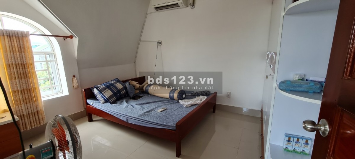 Bán nhà nguyên căn 1 trệt 2 lầu FULL nội thất, giá tốt, sở hữu lâu dài