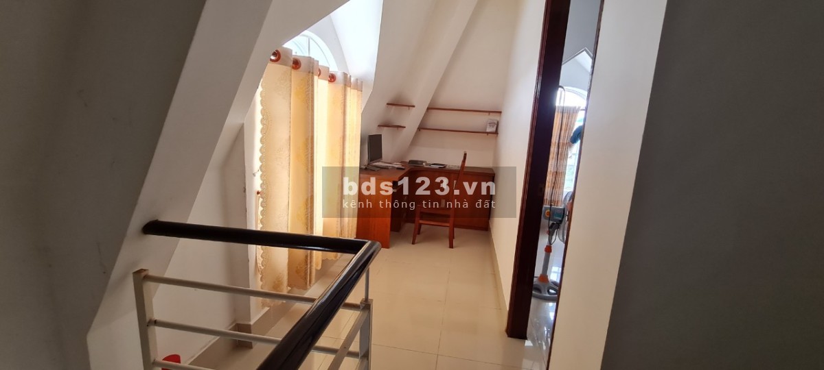 Bán nhà nguyên căn 1 trệt 2 lầu FULL nội thất, giá tốt, sở hữu lâu dài