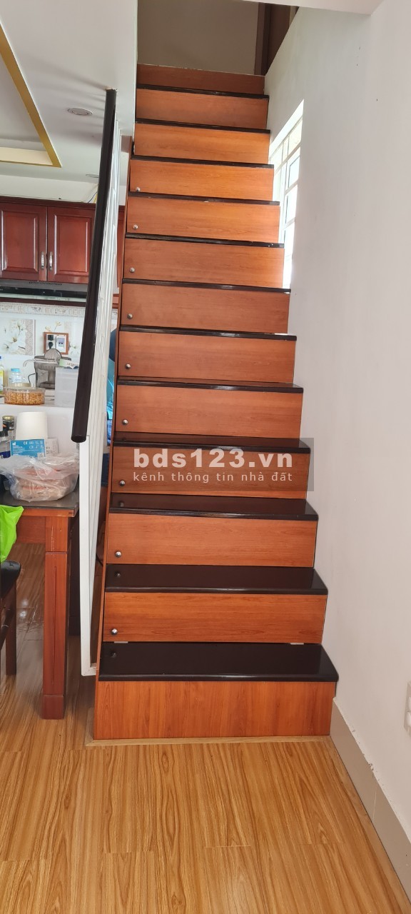 Bán nhà nguyên căn 1 trệt 2 lầu FULL nội thất, giá tốt, sở hữu lâu dài