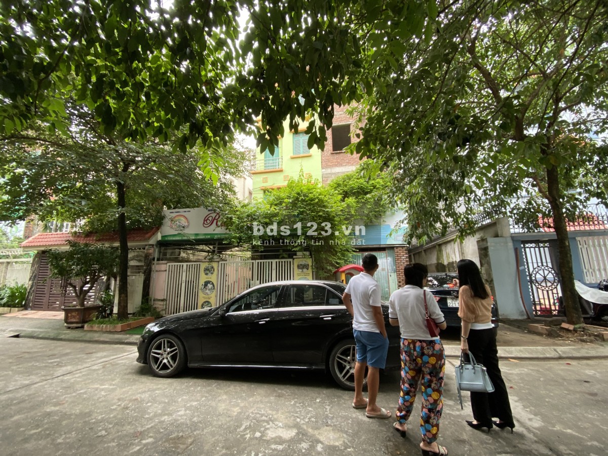 Biệt thự nội thành nhận nhận nhà ngay, sổ đỏ trao tay, giá tốt 22 tỷ đồng