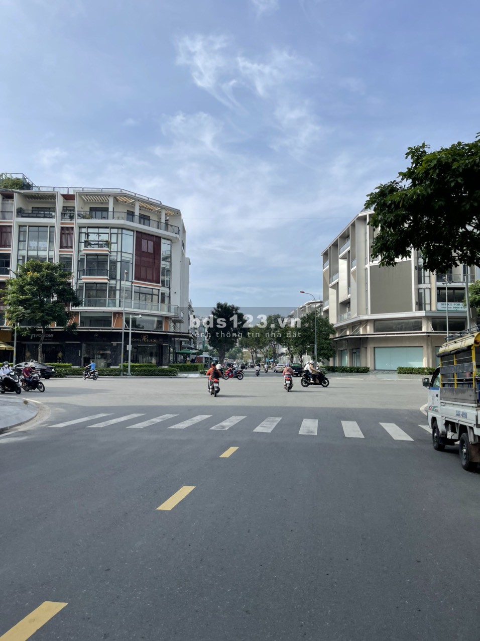 Chính chủ bán đất thổ cư 555m2 (15x37) sổ hồng mt đường nhựa 16m, ngay chợ, trường