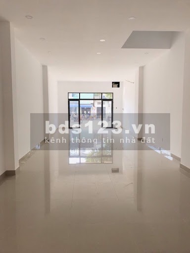 Cho thuê Mặt tiền Cộng Hòa trống suốt, mới, đẹp lh 0915453047