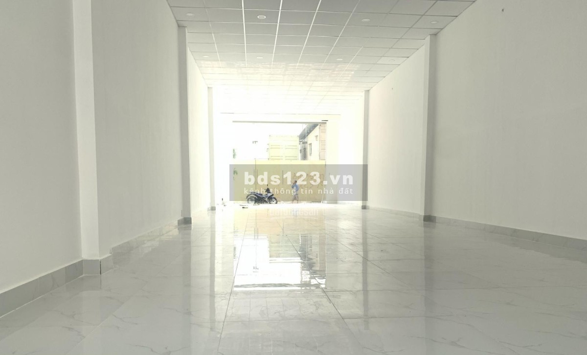 Cho thuê Mặt tiền Cộng Hòa trống suốt, mới, đẹp lh 0915453047