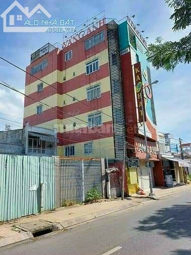 Bán nhà Karaoke số 70 đường Kênh Nước Đen, DT 30m² (8,5x20m), đúc 5 lầu, giá chỉ 21.5 tỷ đồng
