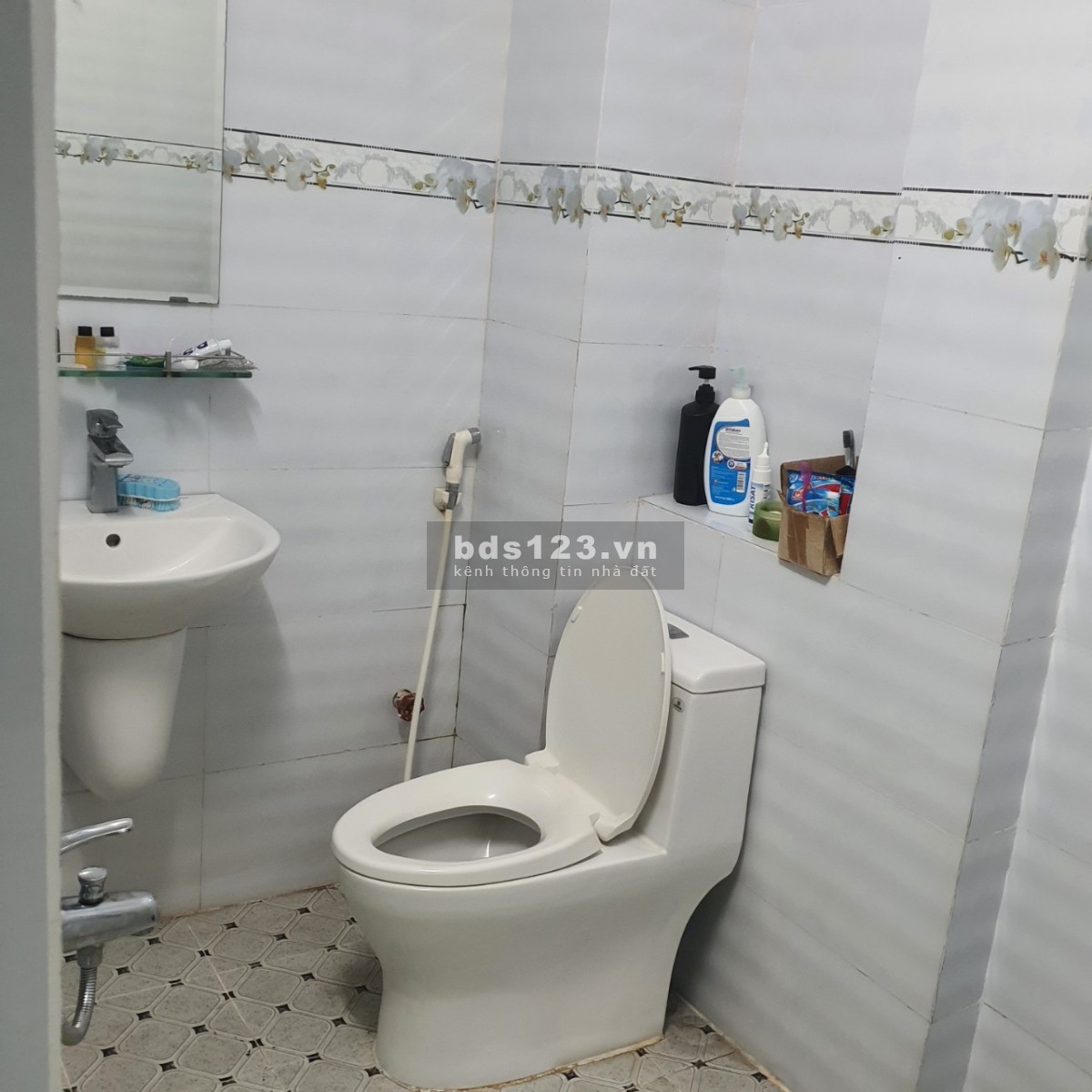 Nguyên căn chính chủ cần bán gấp, giá tốt khu dân cư an ninh Quận Bình Tân