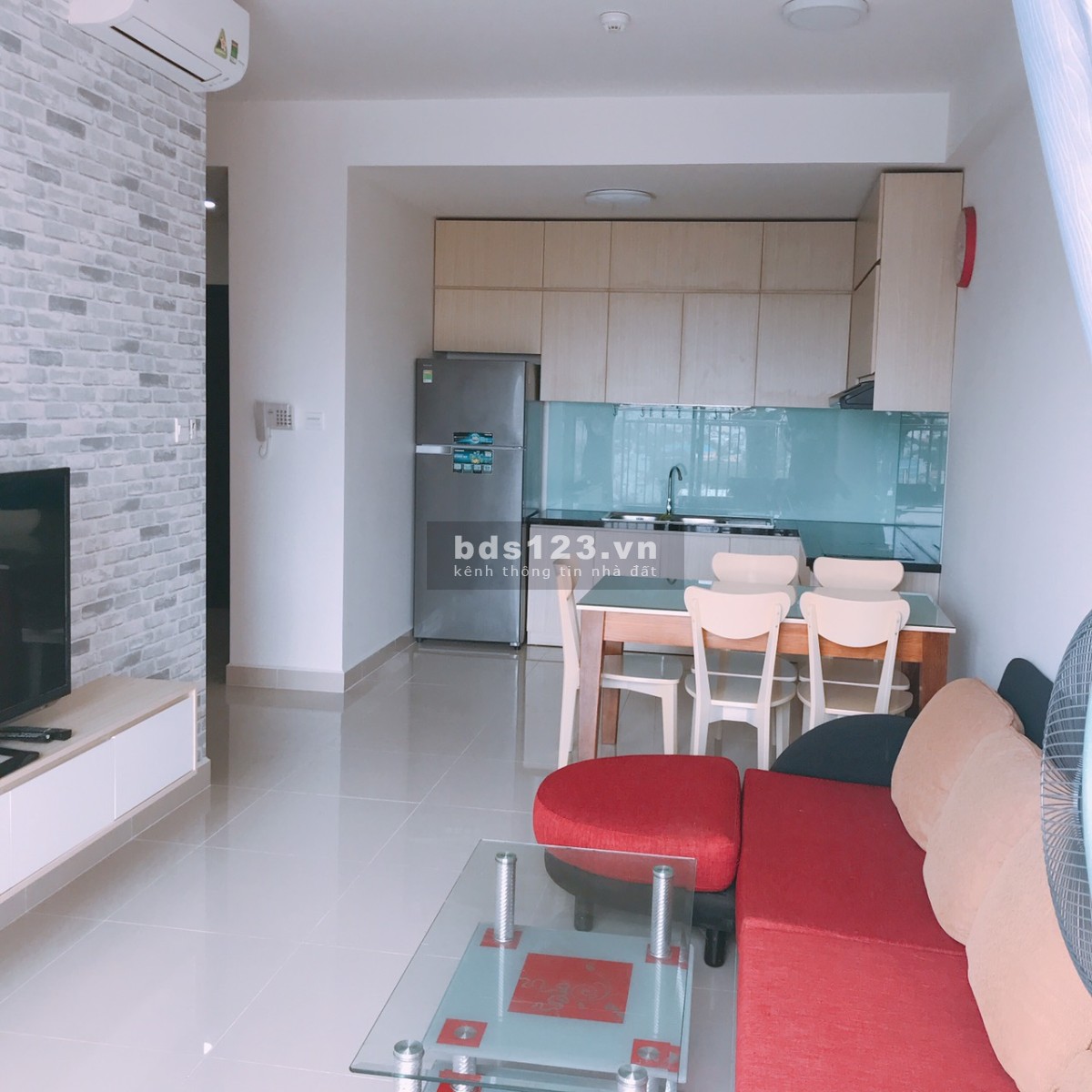 Chính chủ cho thuê 2 phòng ngủ chỉ 15 triệu/tháng chung cư The Sun Avenue