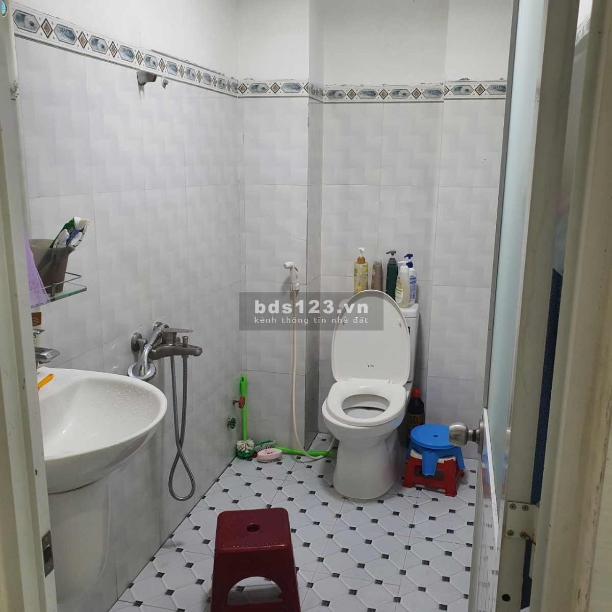 Nguyên căn chính chủ cần bán gấp, giá tốt khu dân cư an ninh Quận Bình Tân