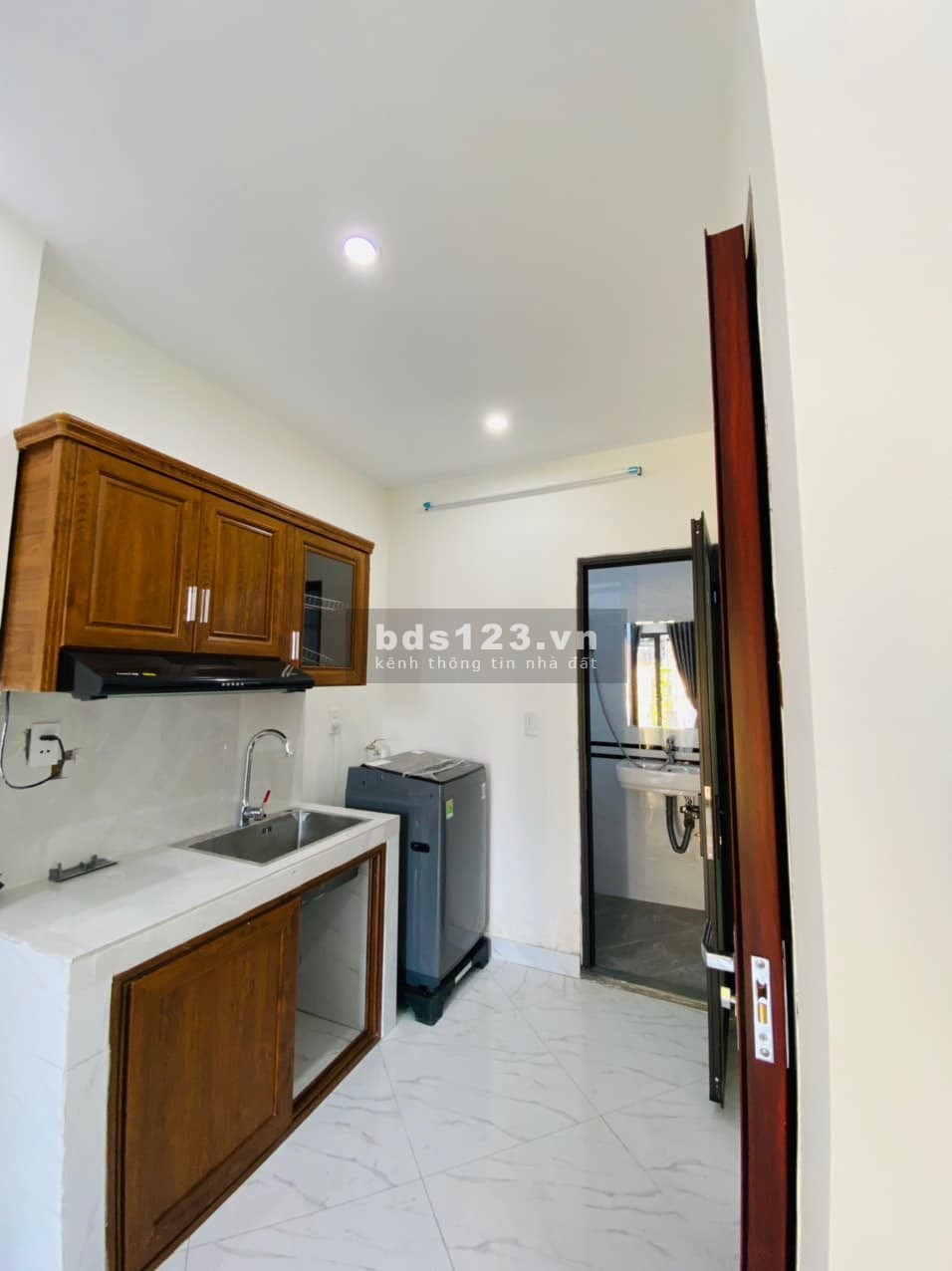 Chung cư mini khu Khương Trung 8 tầng 13 phòng thu 950 triệu/năm