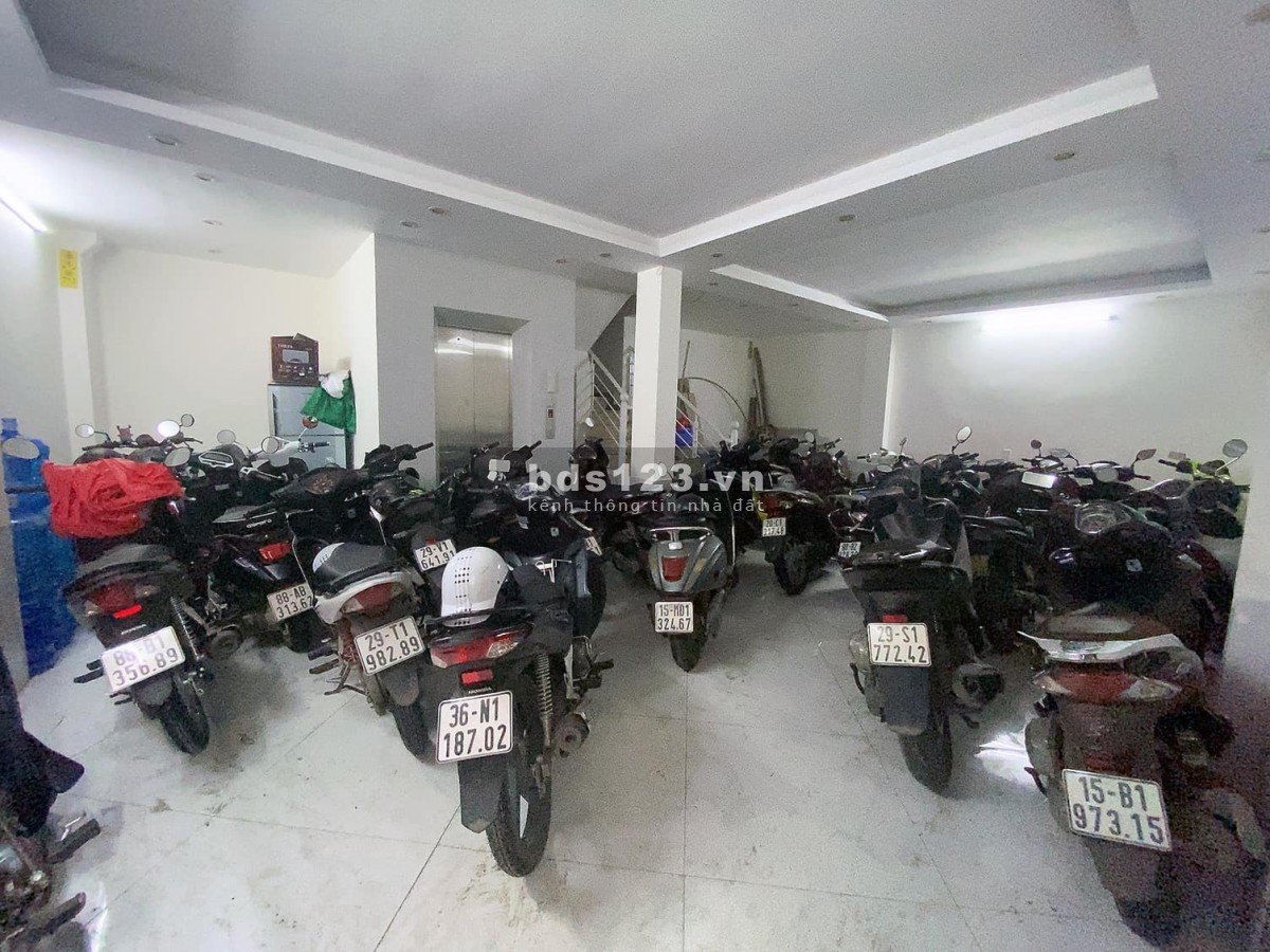 Chung cư mini khu Khương Trung 8 tầng 13 phòng thu 950 triệu/năm