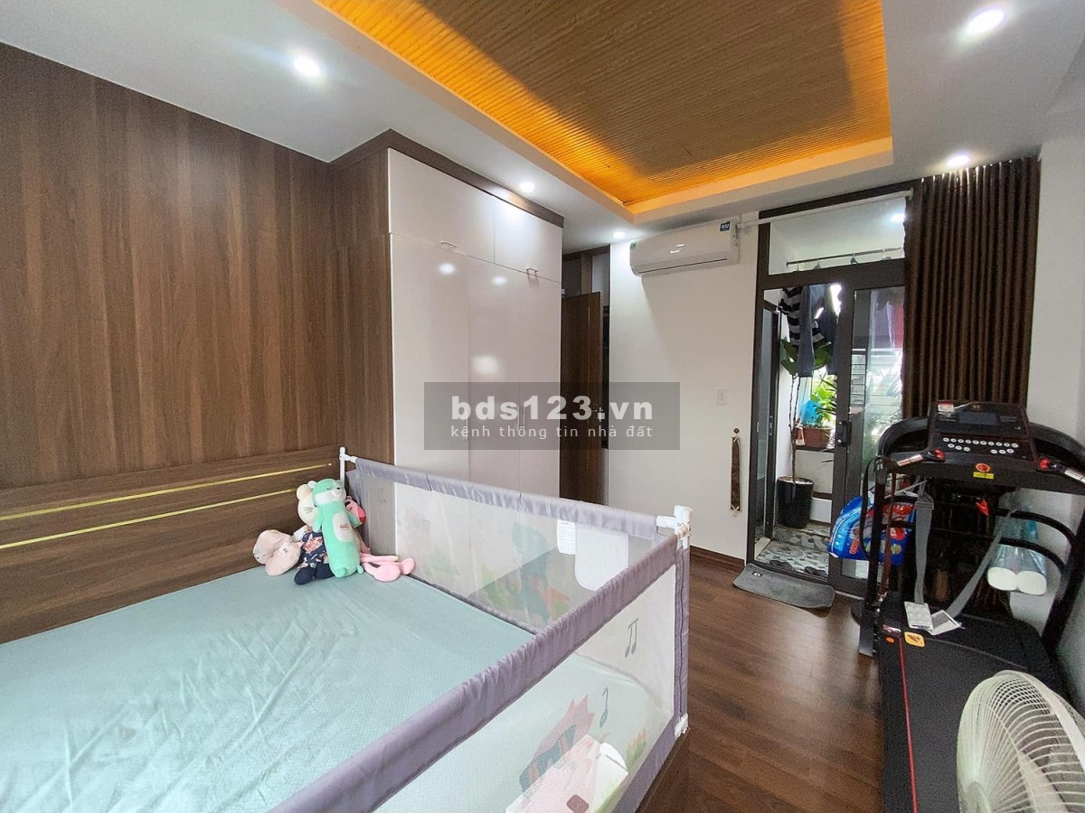 Chung cư mini khu Khương Trung 8 tầng 13 phòng thu 950 triệu/năm
