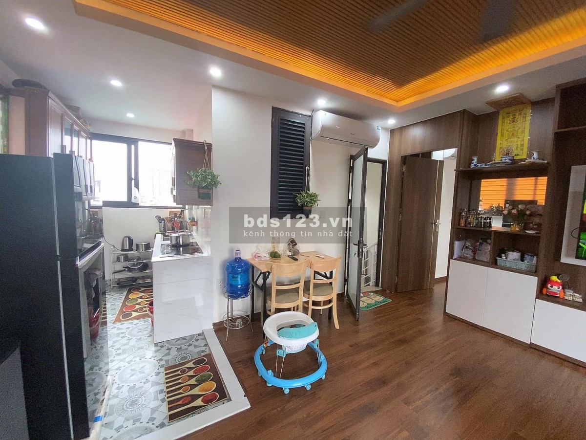 Chung cư mini khu Khương Trung 8 tầng 13 phòng thu 950 triệu/năm