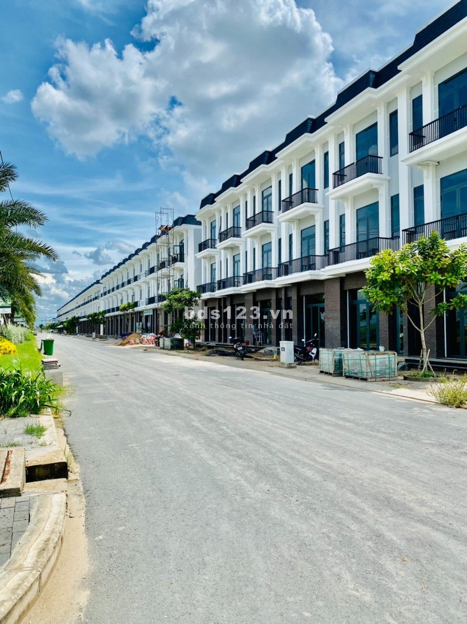 Ở đây không bán lỗ! Em đang hỗ trợ anh chị đầu tư đúng thời điểm tại The Sol City!