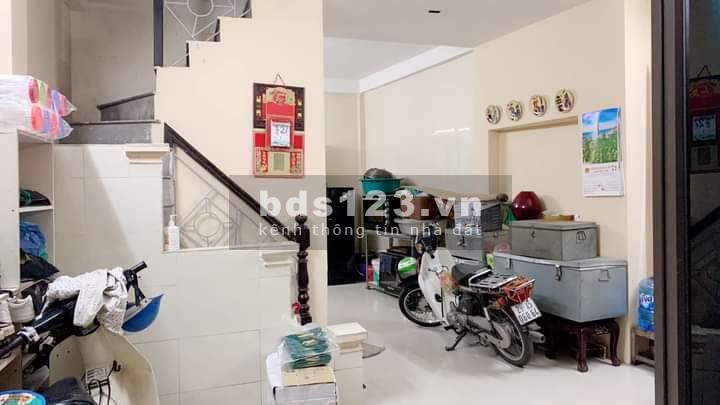 Bán nhà riêng Dịch Vọng Hậu, Cầu Giấy, diện tích 45m² x 4 tầng giá chỉ 4,3 tỷ đồng
