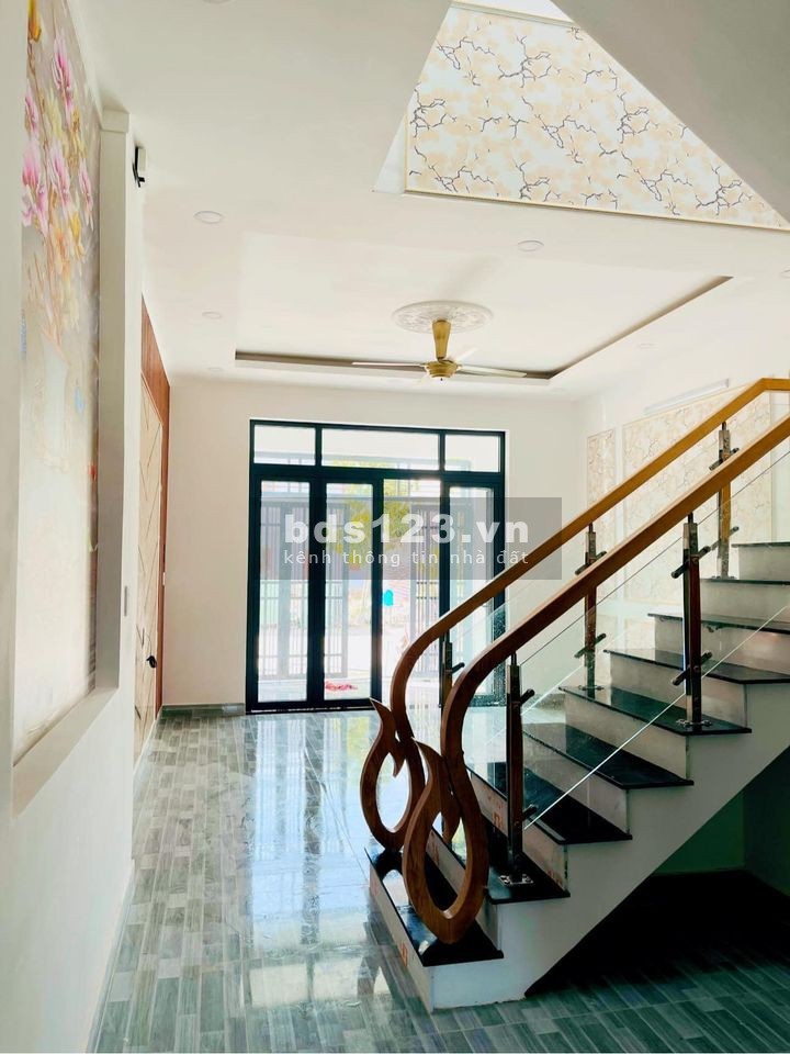 Bán gấp nhà đúc thiệt sổ riêng 76m² có 2 PN, Đường o to 700 triệu Phạm Văn Sáng