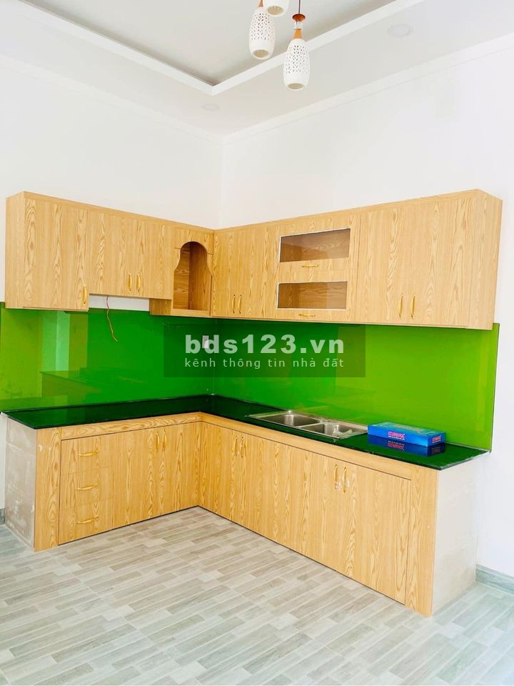 Bán gấp nhà đúc thiệt sổ riêng 76m² có 2 PN, Đường o to 700 triệu Phạm Văn Sáng