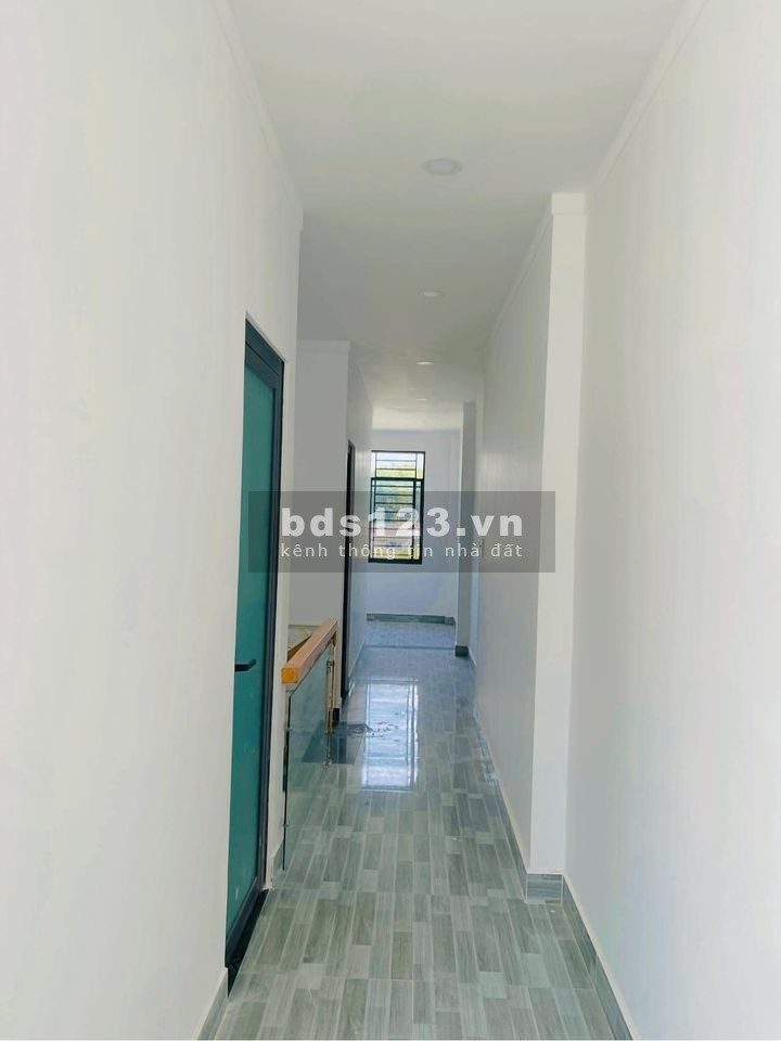 Bán gấp nhà đúc thiệt sổ riêng 76m² có 2 PN, Đường o to 700 triệu Phạm Văn Sáng