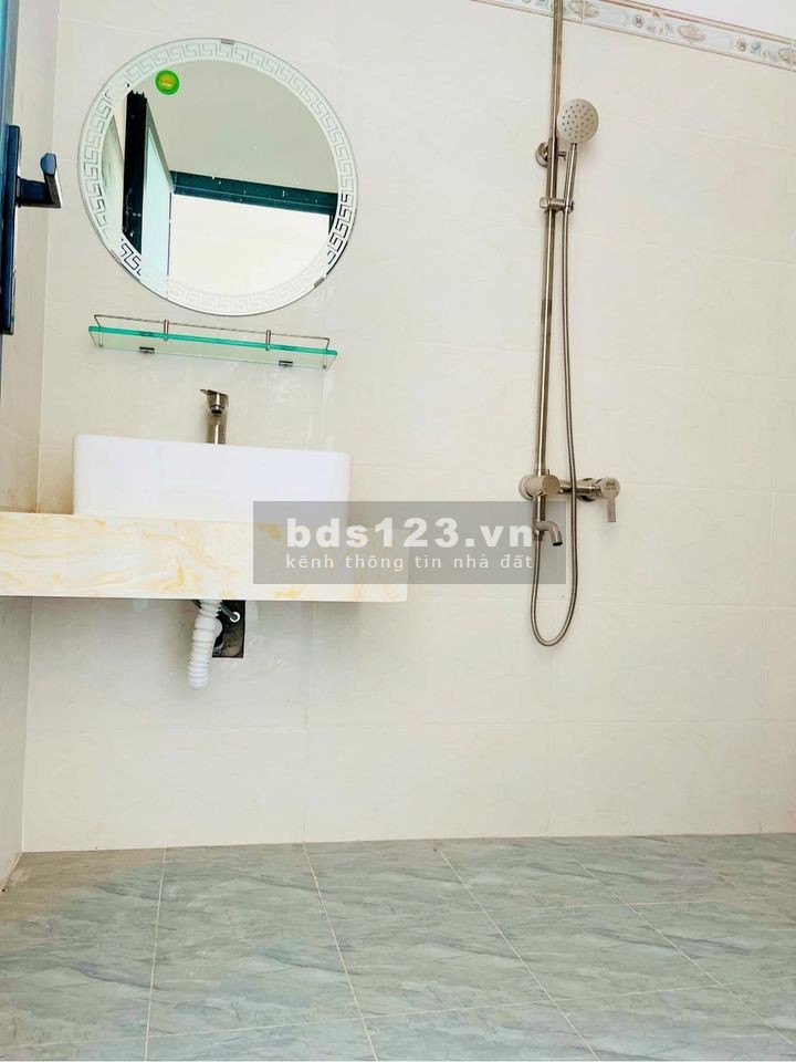 Bán gấp nhà đúc thiệt sổ riêng 76m² có 2 PN, Đường o to 700 triệu Phạm Văn Sáng